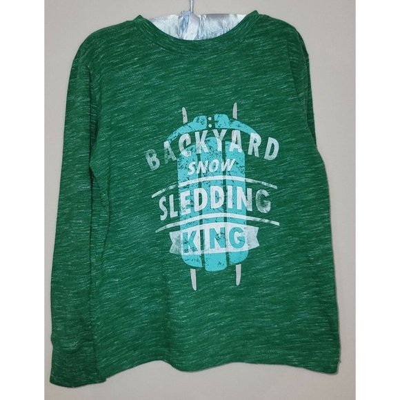 Cat & Jack Boy's Green Backyard Snow Sledding King Shirt, XS 4-5T pre-owned - Picture 1 of 5
